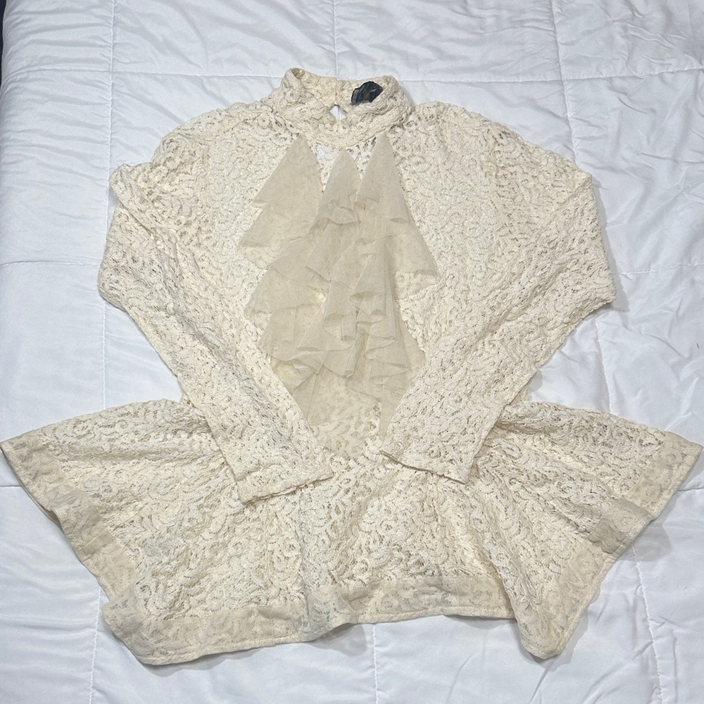 Elegant Lace Women's Blouse in Cream